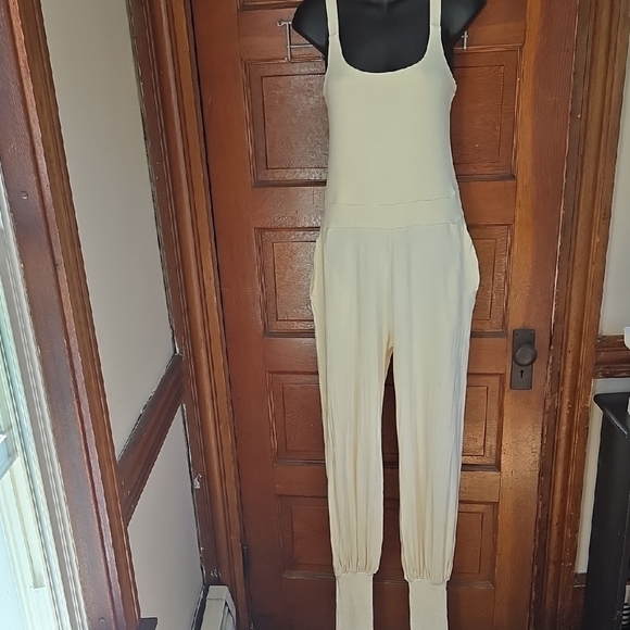 Aria Lattner Everyday Ivory Sleeveless Knit Jumpsuit Large - Picture 2 of 13